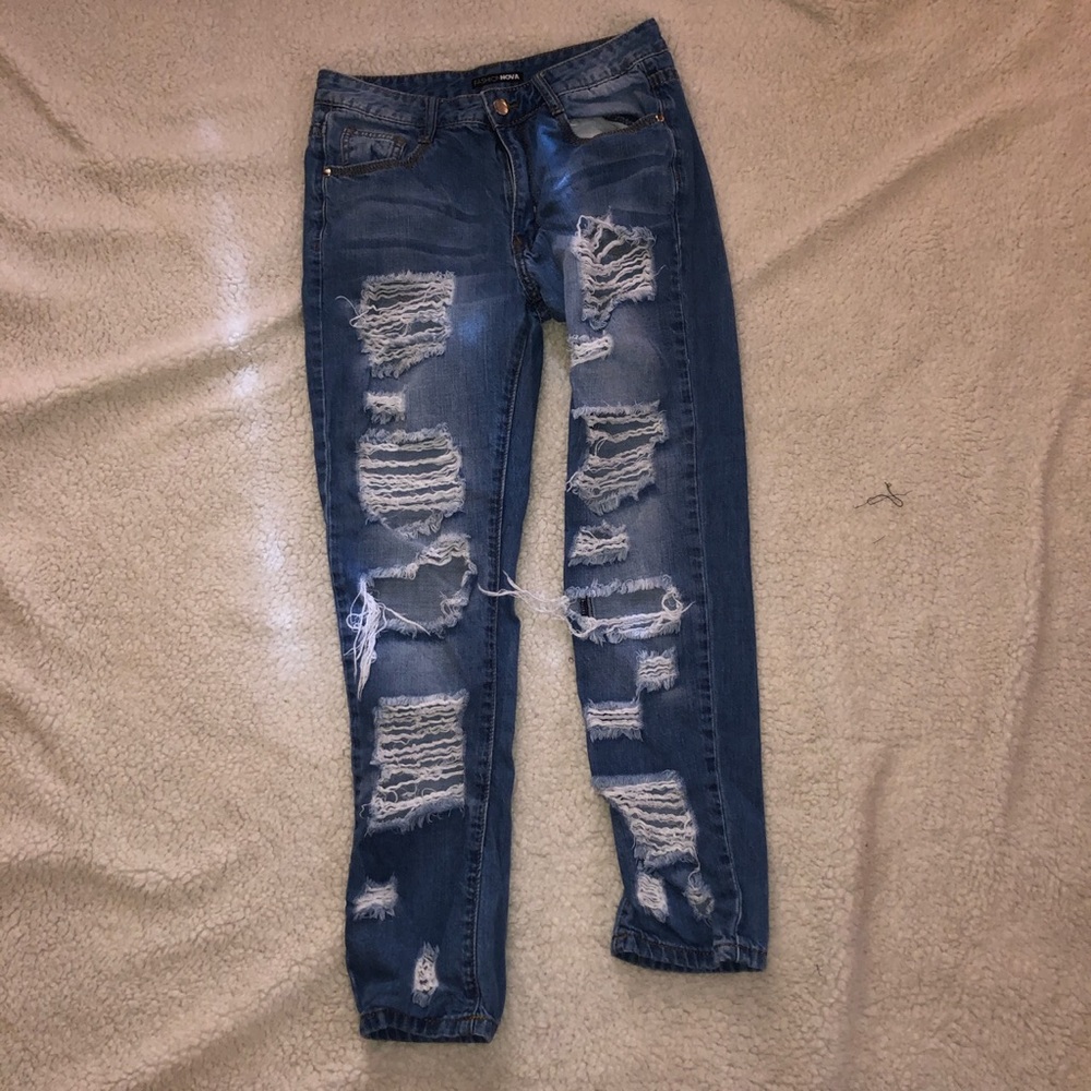 Ripped boyfriend jeans from romwe